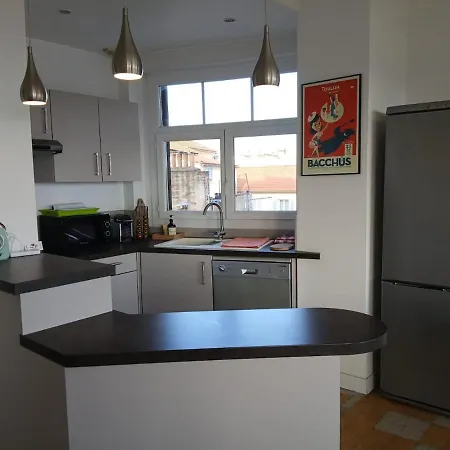 Lumineux T3 Vintage Vue Port Arsenal Apartamento